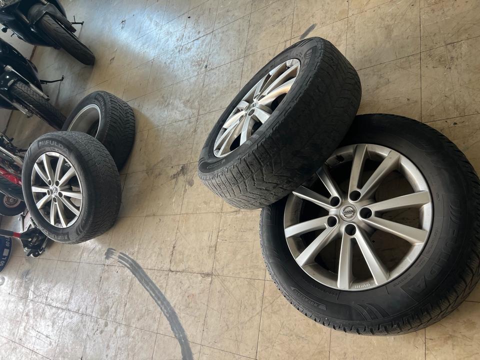 Nissan x Trail Alu Felgen 7x17 ET 45 4 Stück