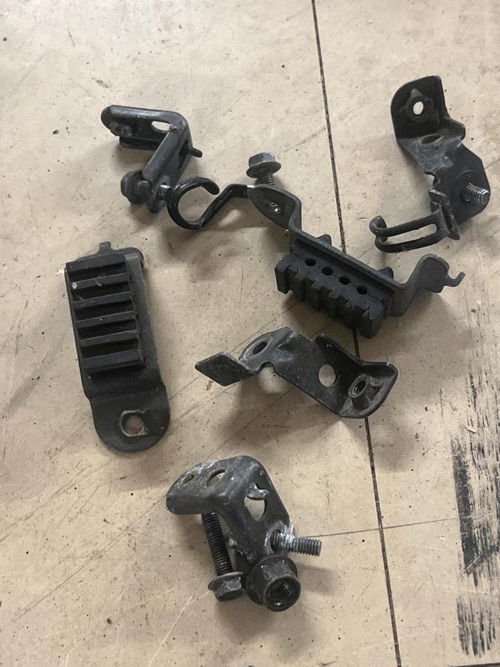 Suzuki TL1000R Verkleidungshalter Tank 22€