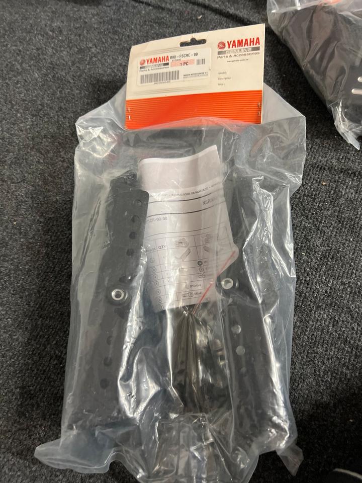 Yamaha xsr 900 Kühlerverkleidung neu B90 - FSCRC - 00