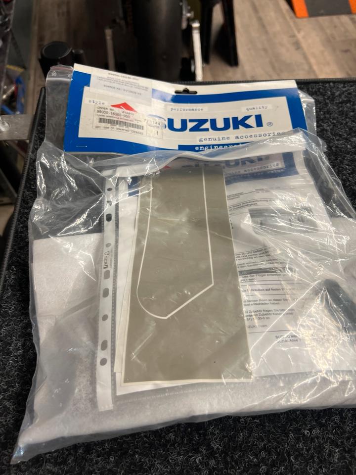 Suzuki SV 650 SV 1000 Flügel Windschild 990D0-16G50-000 neu