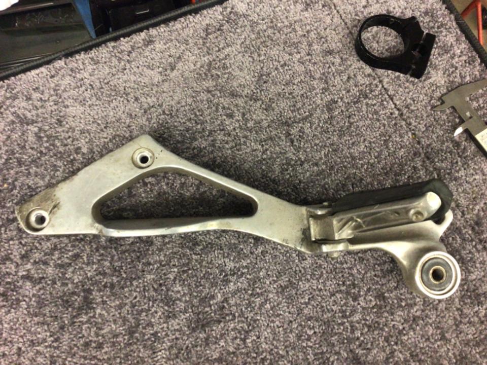 Fußrastenplatte links Yamaha Tdm 850 4 tx 25€