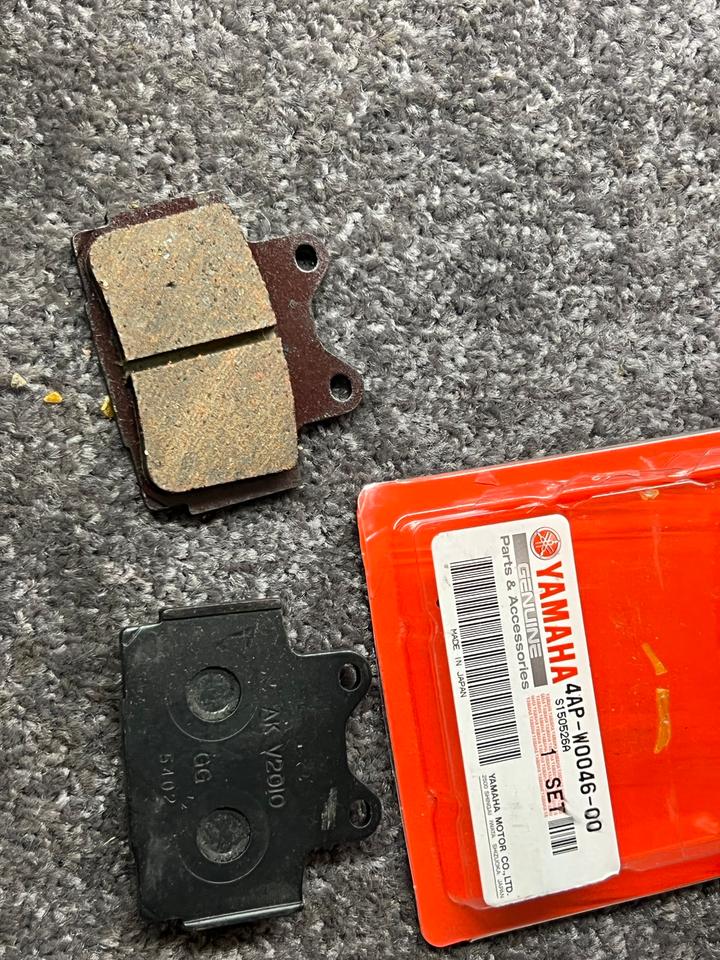 Yamaha RD 350 Bremsbeläge vorne 15€ 4AP-W0046-00