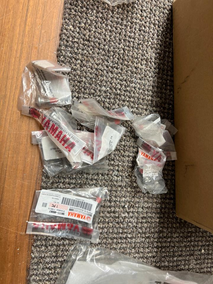 Yamaha r3 Bremsscheibe 1WD-F582W-00 neu hinten Orginal neu 95€