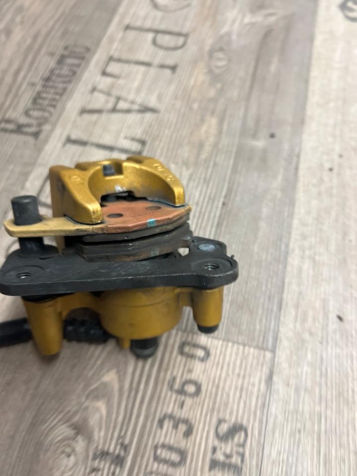 Kawasaki Z 1000 Bremssattel pumpe hinten