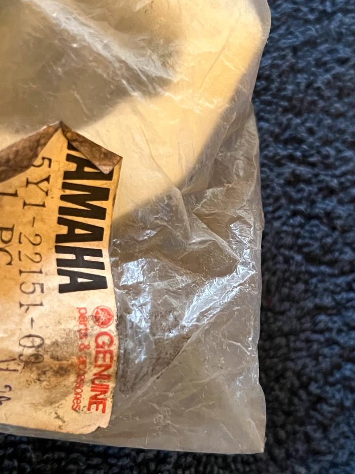 Yamaha XT 550. Schwingenschutz 5Y1-22151-09