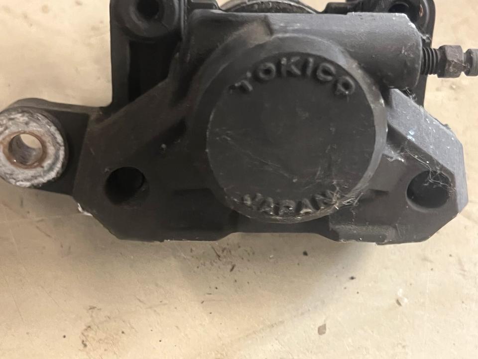Suzuki TL1000R Bremssattel hinten 38€
