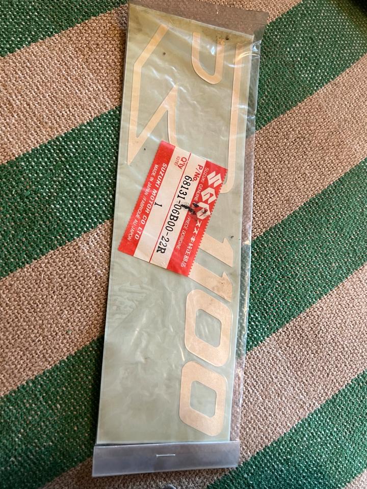 Suzuki GSXR 1100 Aufkleber dekor 68131-06B00-22R