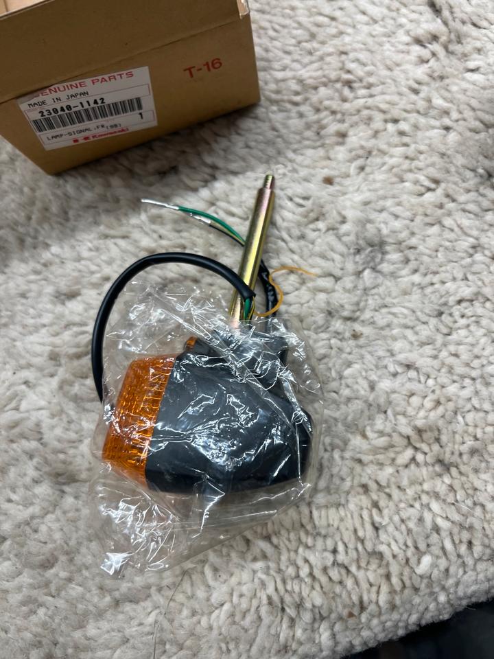 Kawasaki gpz 500 Blinker hinten original neu 23040-1142