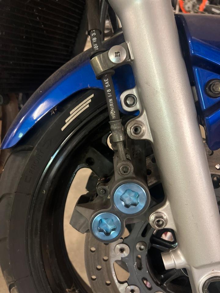 Yamaha r6 typ rj03 Bremssattel vorne bremszange links rechts 110€