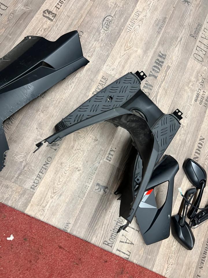Peugeot speedfight 4 Verkleidung teile alles 50€
