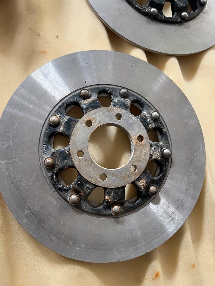 Suzuki GT 750 RE 5 Bremsscheiben vorne neu 100€