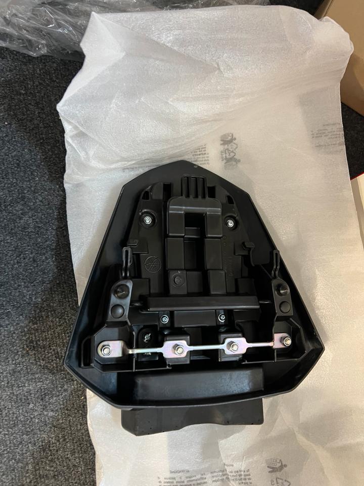 YZFR6 YZF R6 RJ15 SoziusAbdeckung 13S-W0771-20