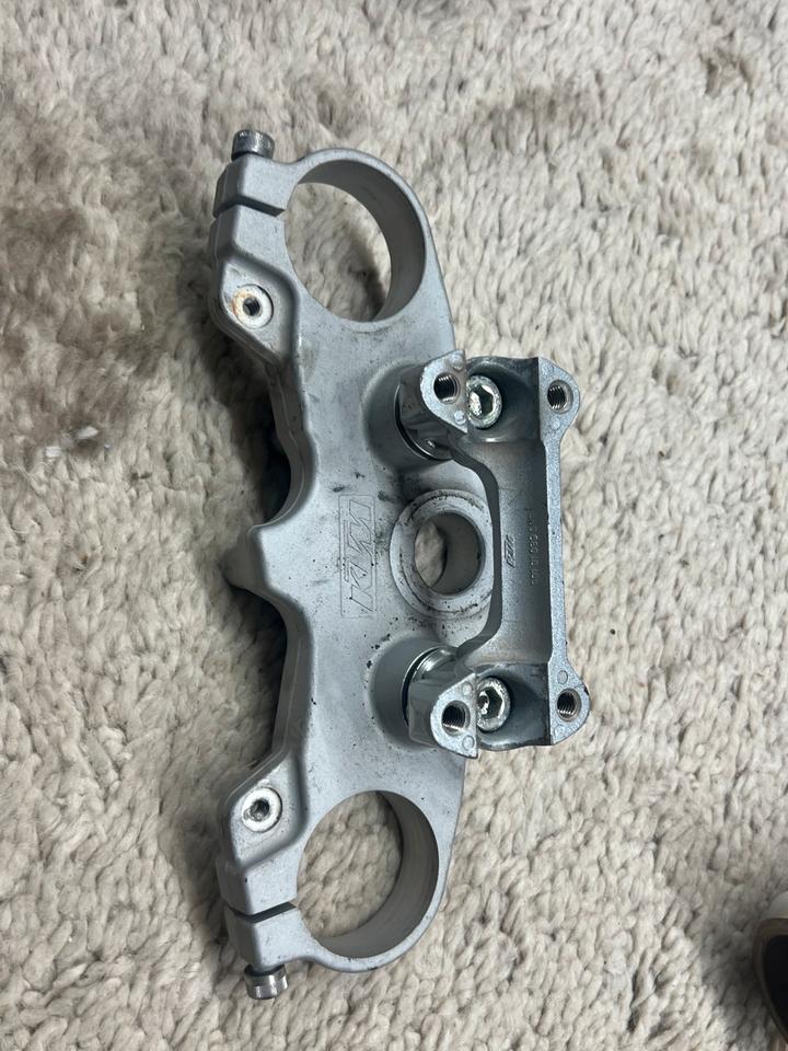 Ktm rc 125 gabelbrücke top 60€