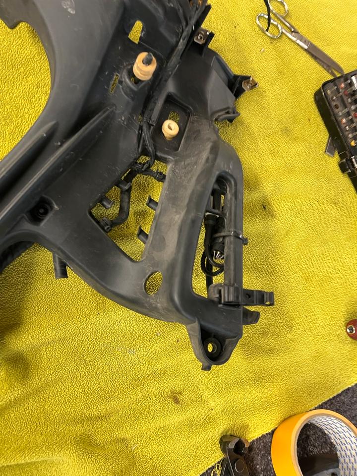 Bmw k 1200 rs Verkleidungshalter Scheinwerfer Halter rechts 30€