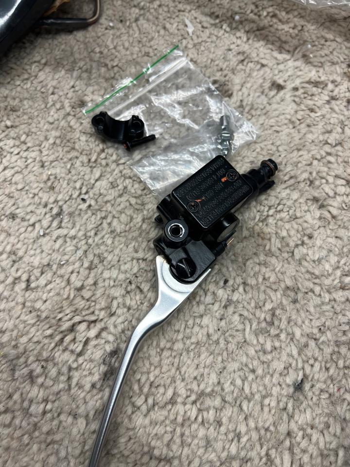 Vespa GTS bremspumpe neuwertig mit Hebel 80€
