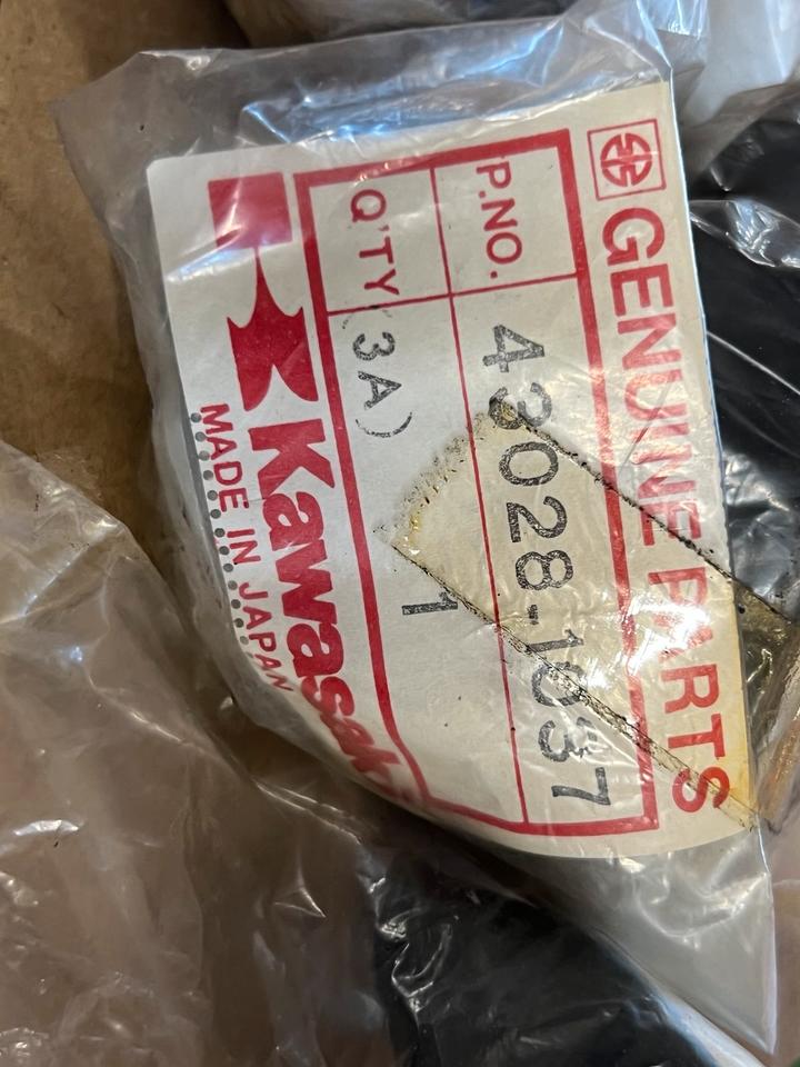 Kawasaki GPZ 750 gasschieber 43026-1037 neu