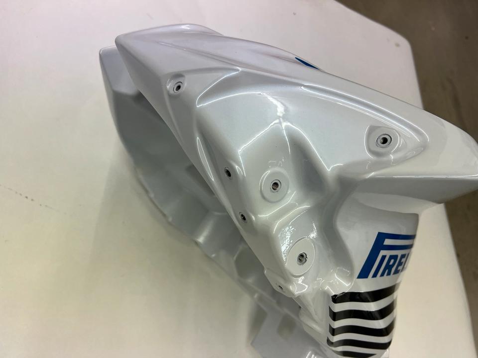 mv Agusta tank dragstar 800 pirelli neu 450€