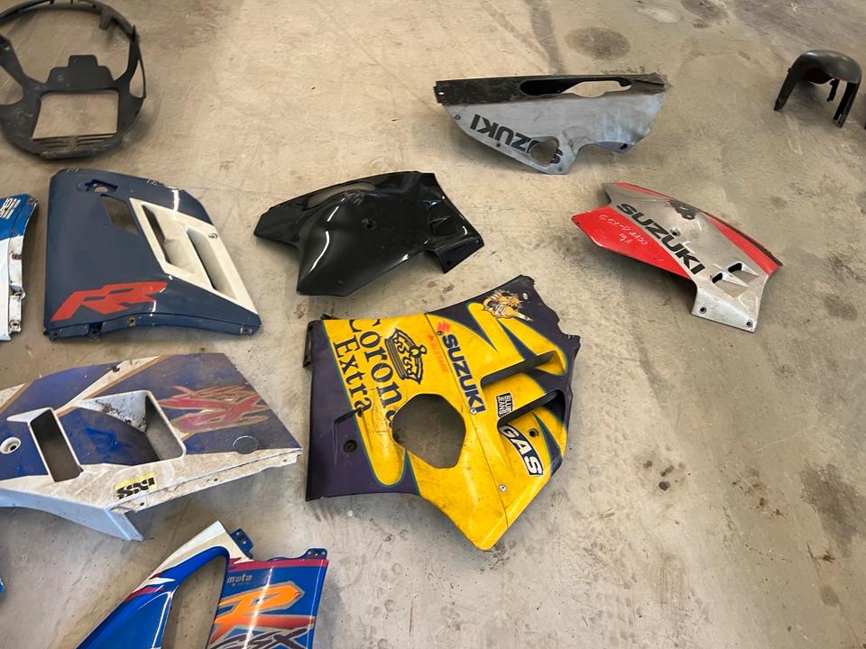 Suzuki GSXR 750 1100 Seitenteil Verkleidung je 30€