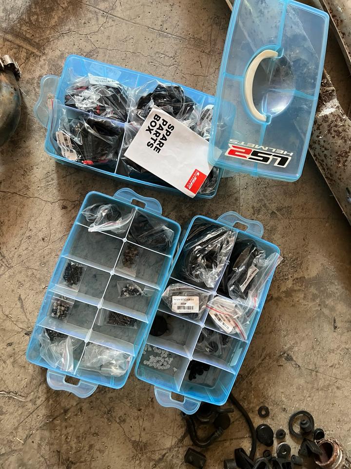 LS 2 Helm Reparatur set Ersatzteile alles komplett 50€