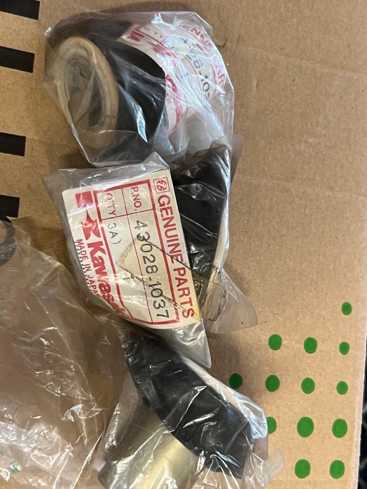 Kawasaki GPZ 750 gasschieber 43026-1037 neu