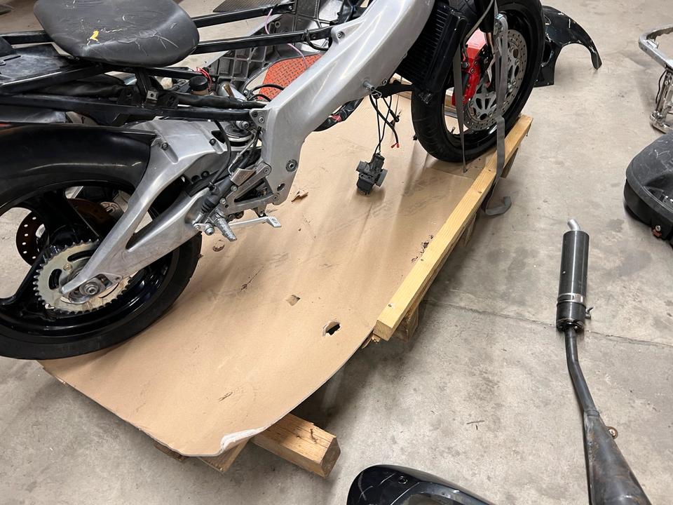 Aprilia RS 125 Modell zd4mp rotax 122 in Teilen