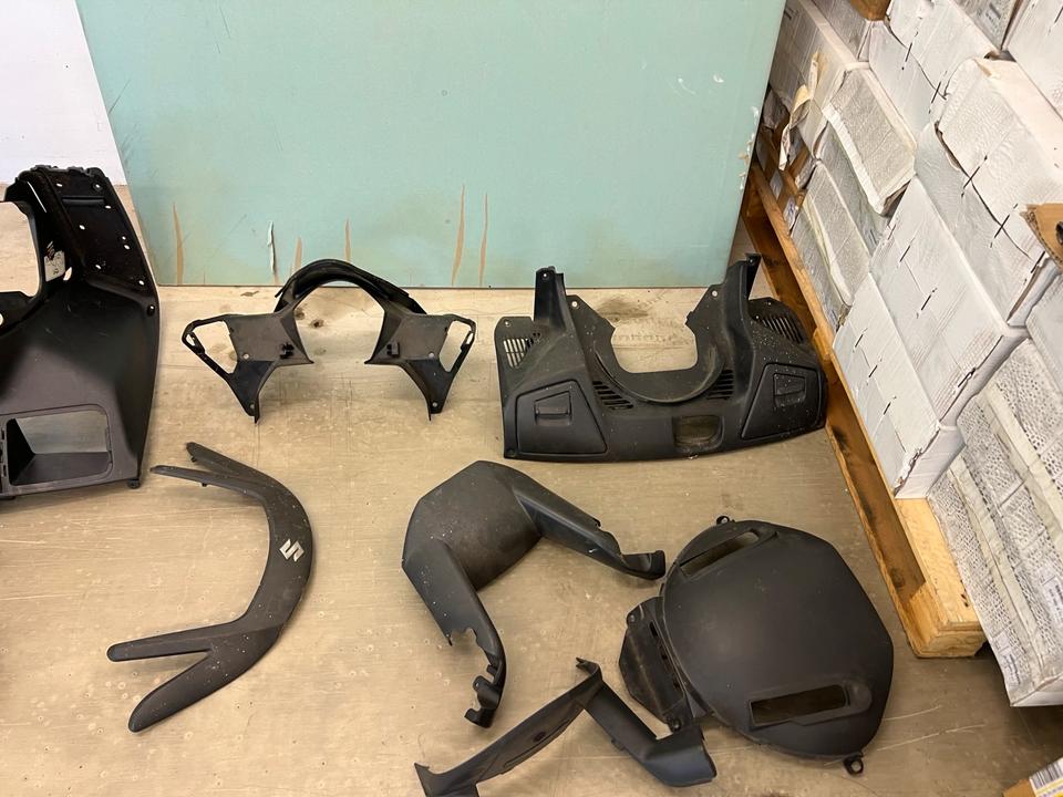 Suzuki Burgmann 650 Verkleidung Plastik AN 650 je 20€