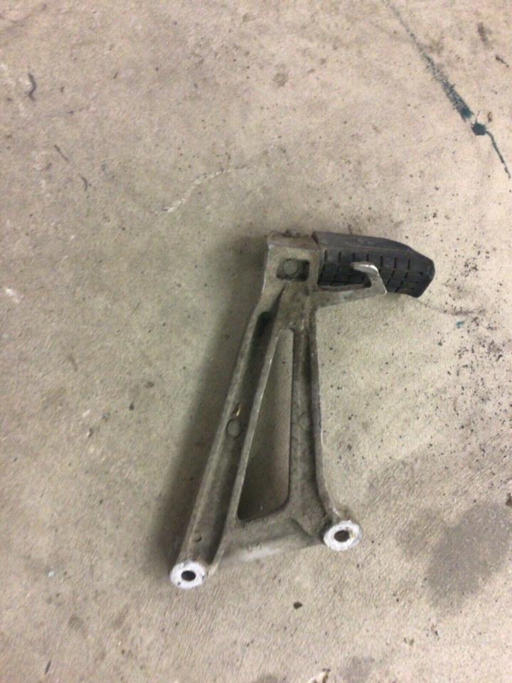 Fussraster links Beifahrer Honda cbr 125 jc 29 20€