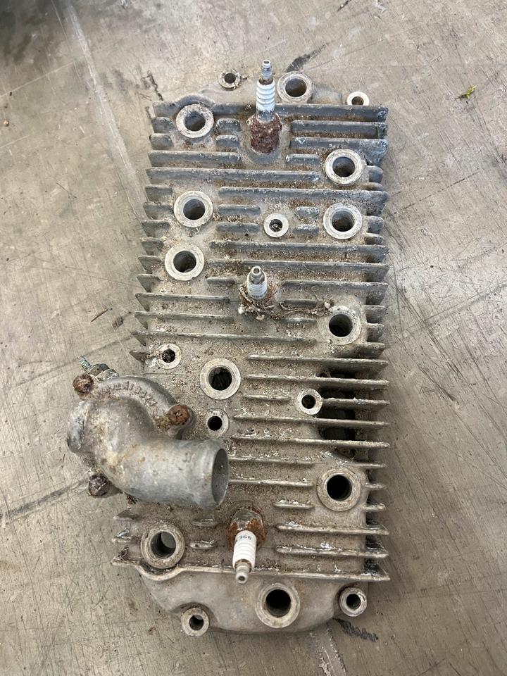Suzuki GT 750 Zylinderkopf 100€