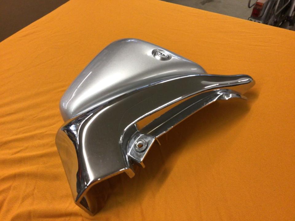 Suzuki intruder 125 VL 125 Verkleidung rechts Sitzverkleidung 50€
