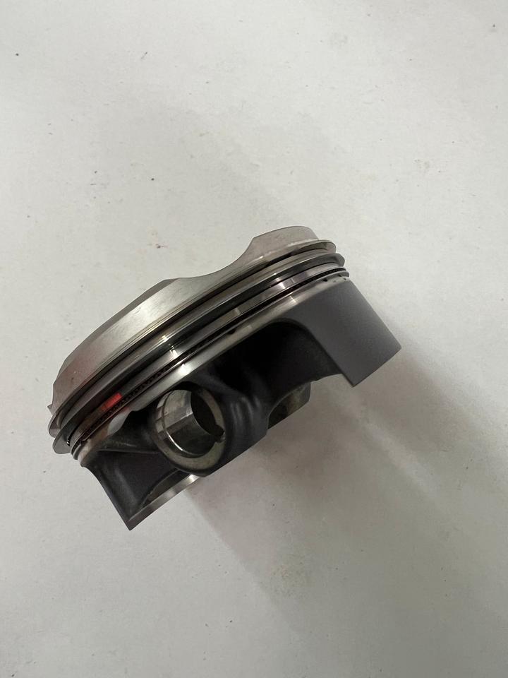 Mv agusta f3 f4 Kolben 8000-B7252 8000B7934 neu je 30€