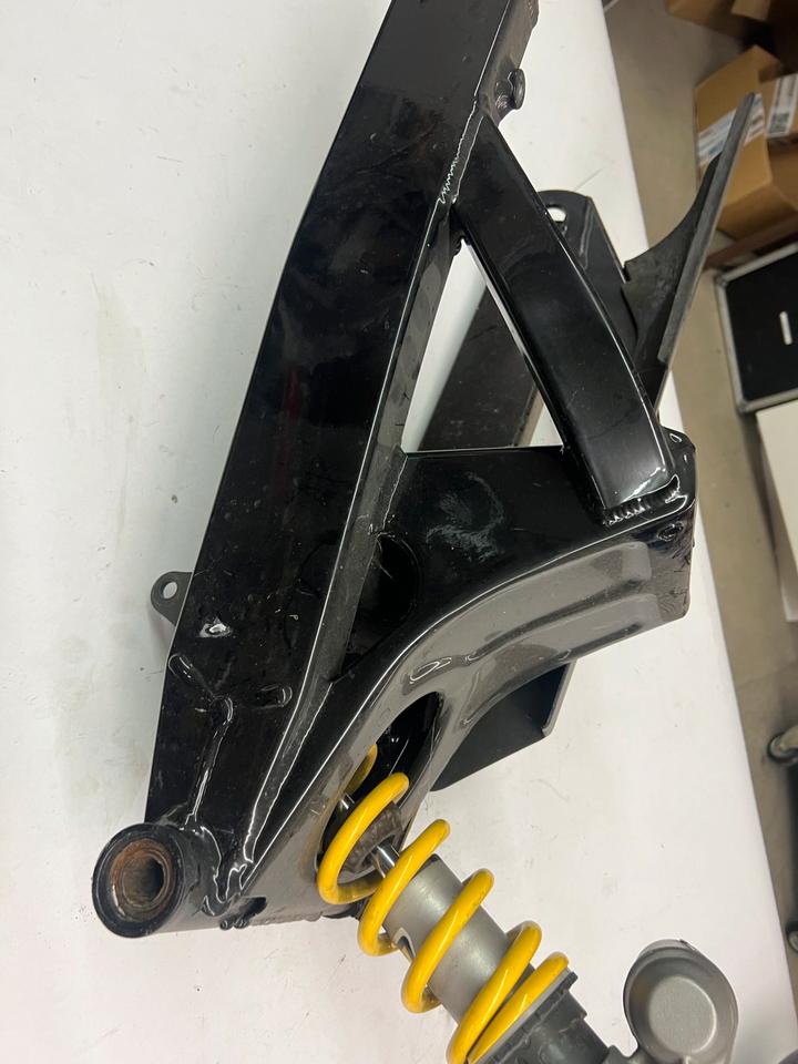 Schwinge Stoßdämpfer Yamaha r6 typ rj03 80€