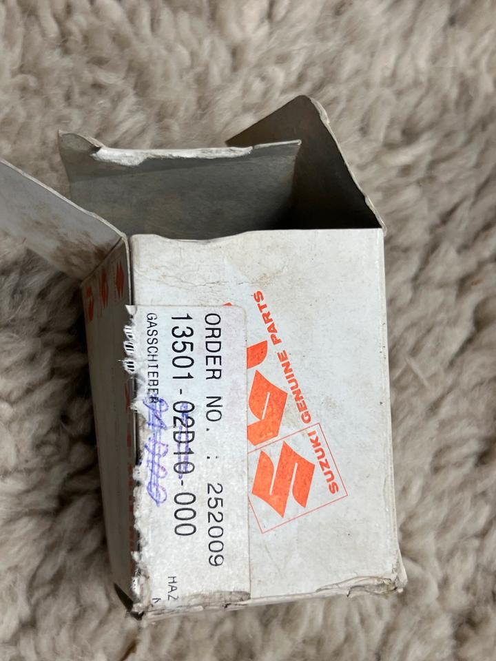 Suzuki GS 500 E Vergaser 13501-02D10 Schieber...