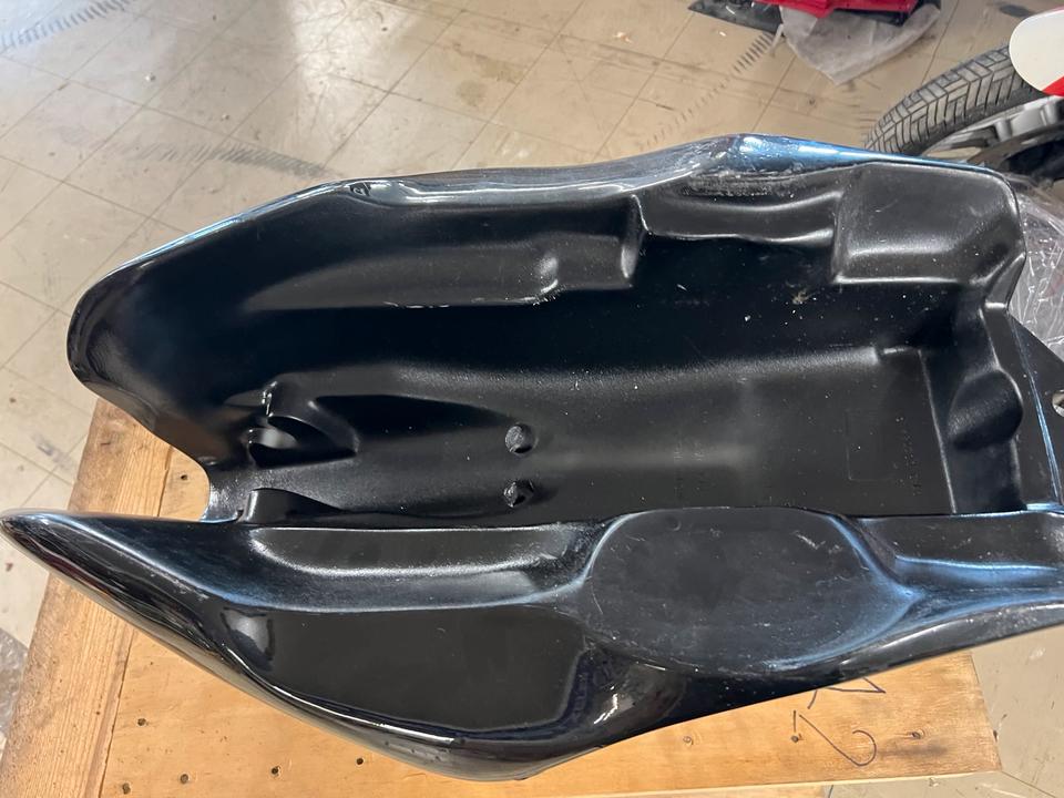 Moto Guzzi v 11 Tank 01.10.02.90 100€