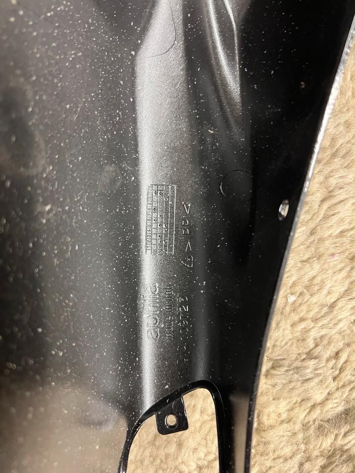 Aprilia Tuono 1000 Verkleidung hinten links dis 109723 neu