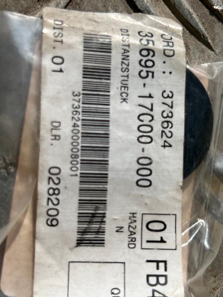 Suzuki GS 500 E Distanz Stück Gummi 35695-17C00-000