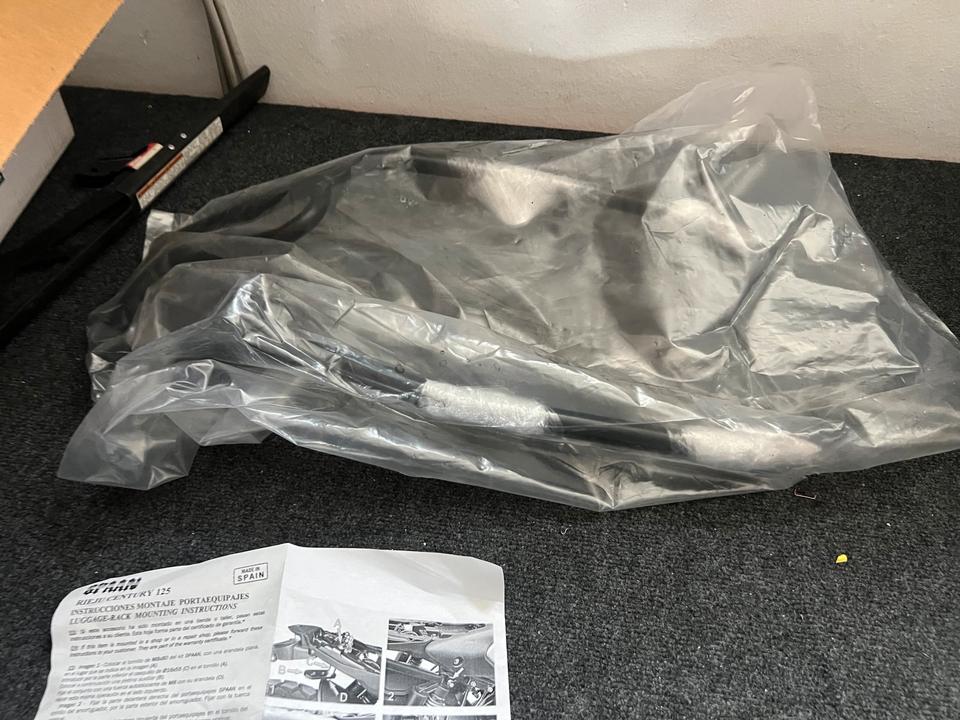 Rieju Century 125 Gepäckträger neu 50€