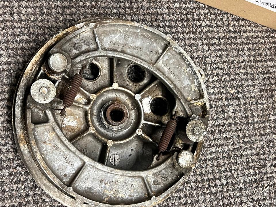 Suzuki GT 750 Doppel dublex Trommelbremse Bremse innenbelüftet