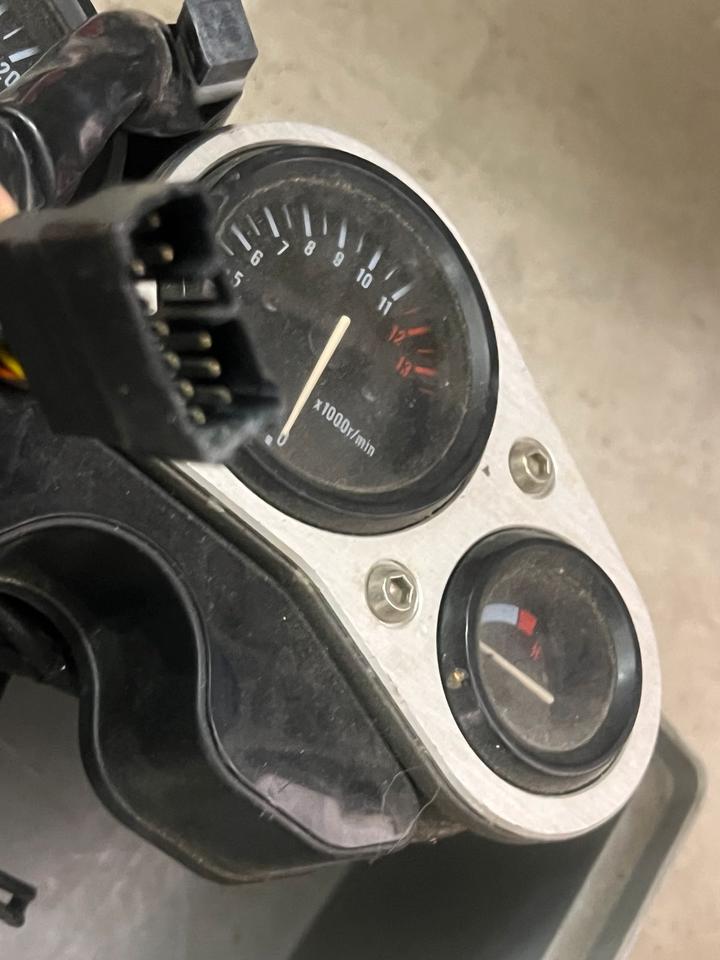 Suzuki gsxr 750 w 1100 w Tacho je 40€