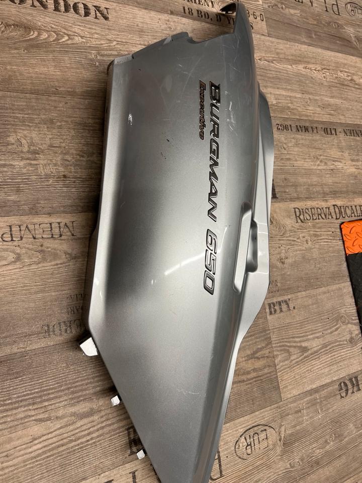 Suzuki burgman AN650 Verkleidung hinten rechts 47111-10G