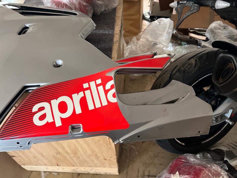Aprilia Rsv 1000 Factory 2004- Verkleidung links neu 106499
