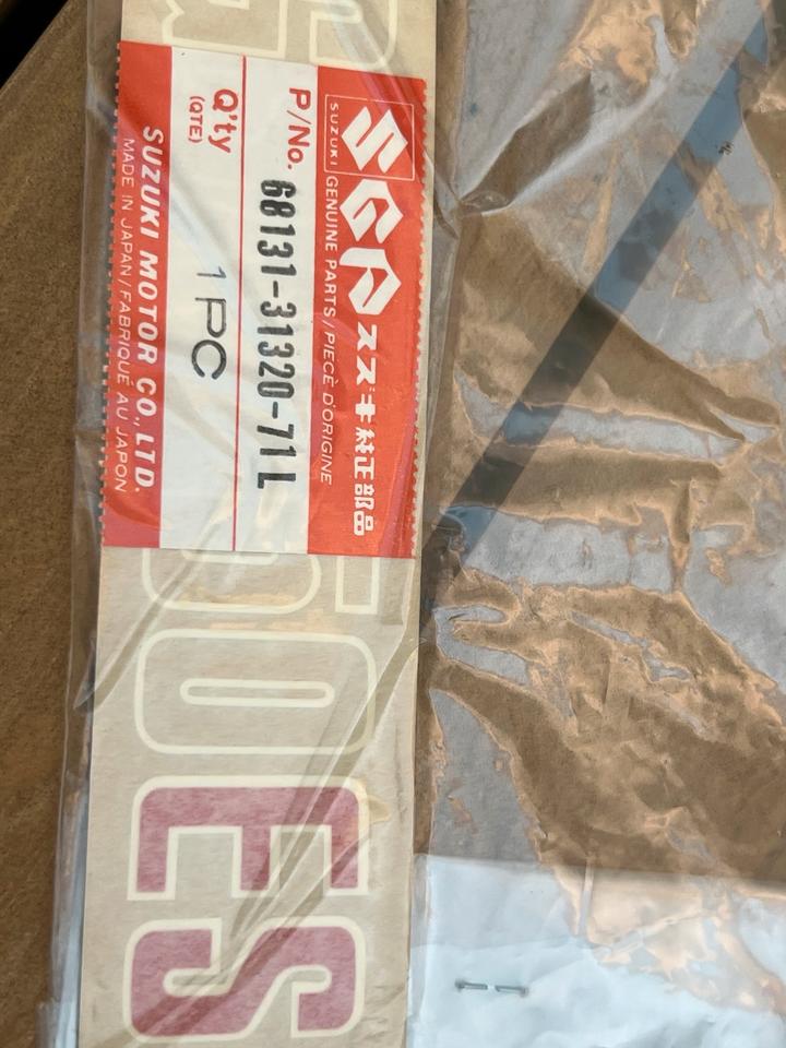 Suzuki Gsx 750 ES Aufkleber 68131-31320-71L