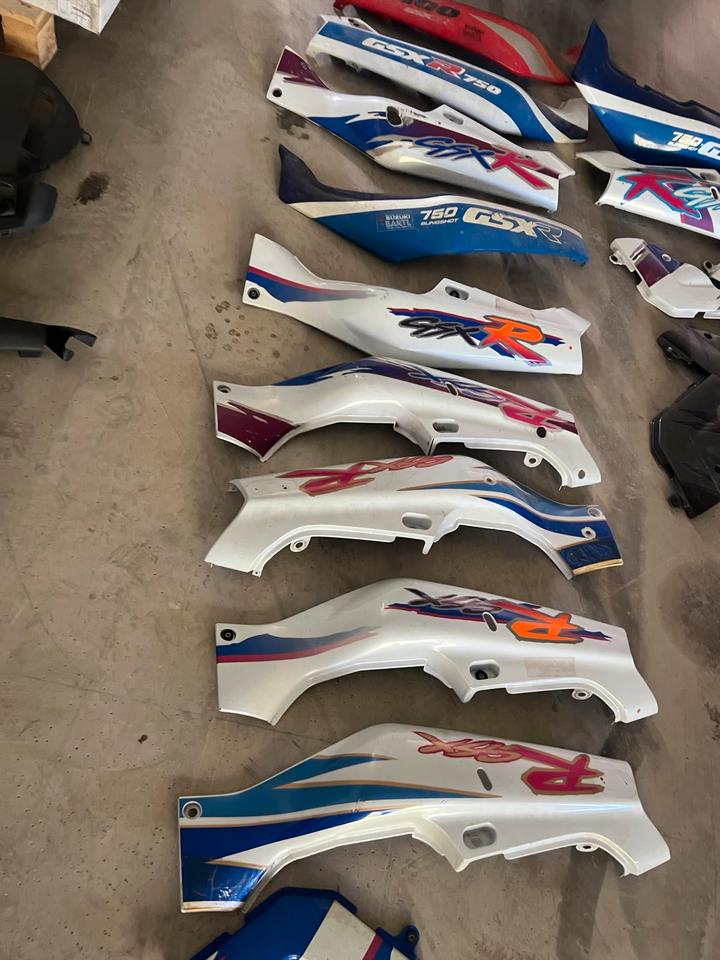 Suzuki GSXR 750 GSXR 1100 Verkleidung heckverkleidung je 25€