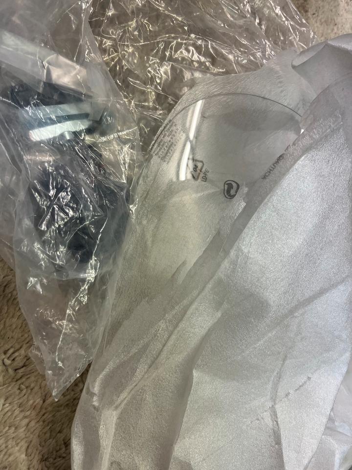 Piaggio 675070 Windschild Verkleidungsscheibe new fly neu 70€