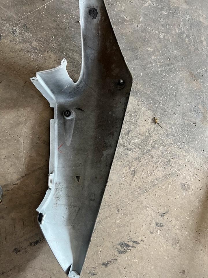 Suzuki Srad 600 750 Gsxr Verkleidung hinten 28€
