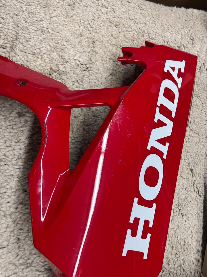 Honda CBR650F / CBR 650 F Verkleidung 64270-MJE-D000