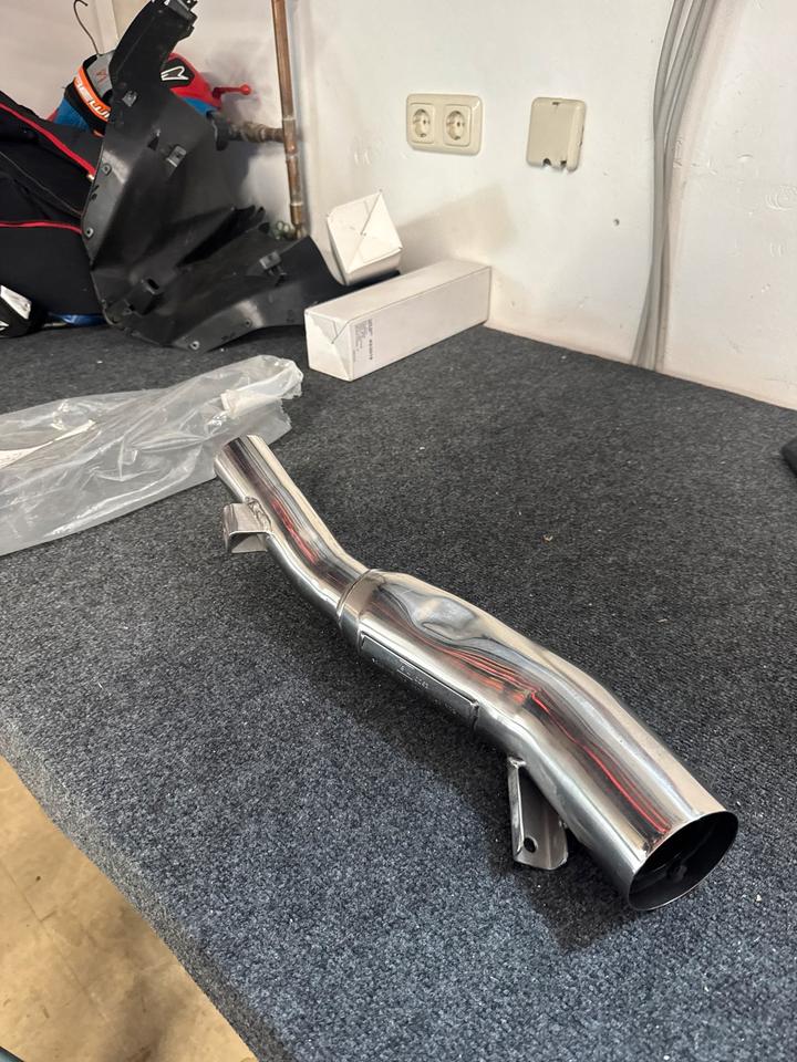 Suzuki Bandit N600 Edelstahl Verbindungsrohr sebring