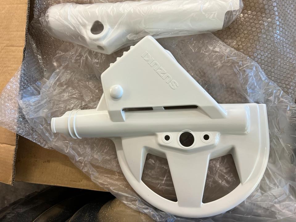 Suzuki DE 750 Bremsscheiben Schutz neu 100€