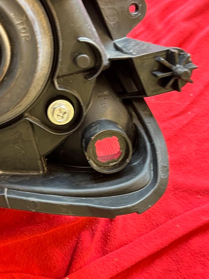 Suzuki Burgmann 650 Scheinwerfer rechts P3120R 40€