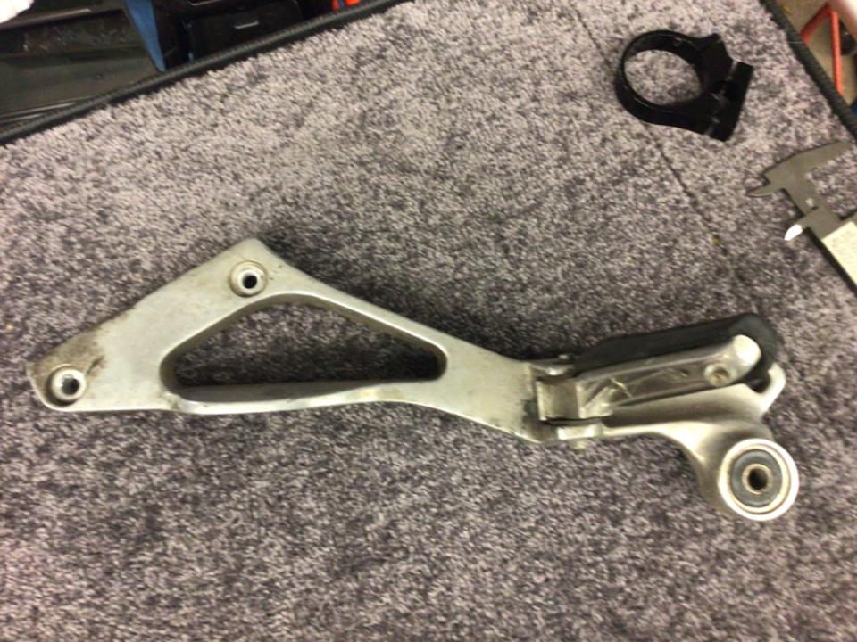 Fußrastenplatte links Yamaha Tdm 850 4 tx 25€