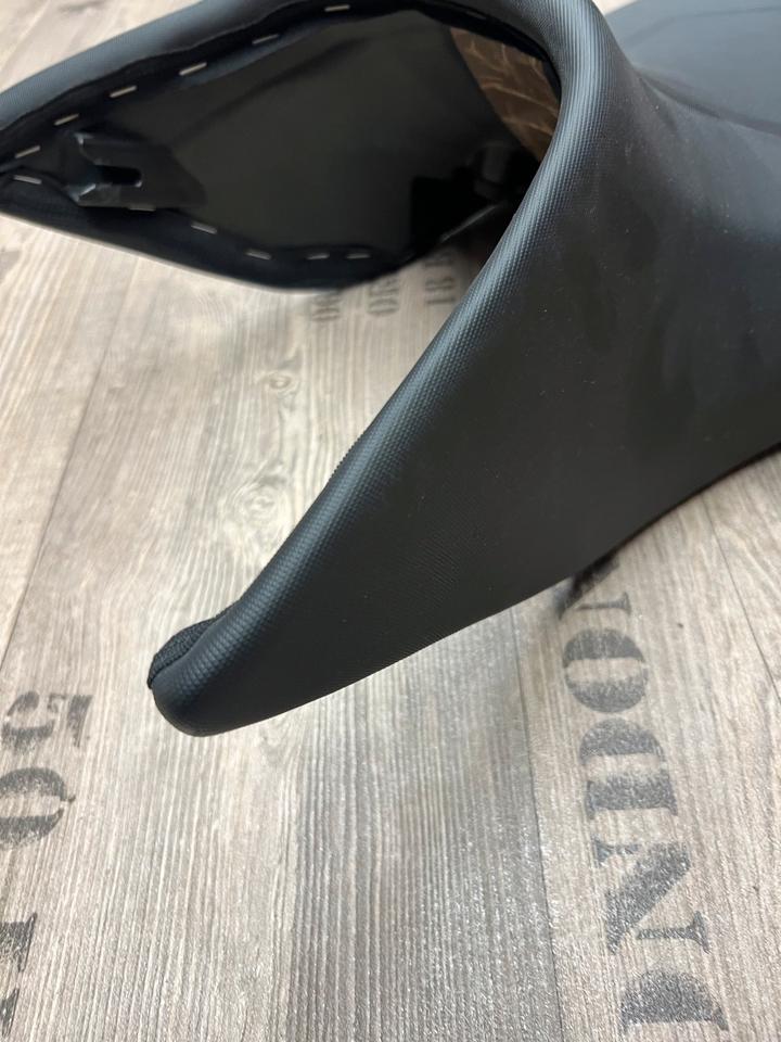 KTM 1290 Super Duke GT ...Sitz neu ktm 61407040000 70€